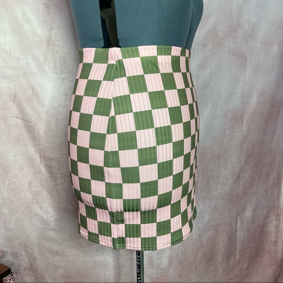 Dolls kill X New girl Order Ribbed Checkerboard Mini Skirt NWT Sizes 2X & 3X - Picture 4 of 12